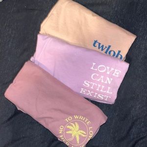 Bundle of pink tshirts